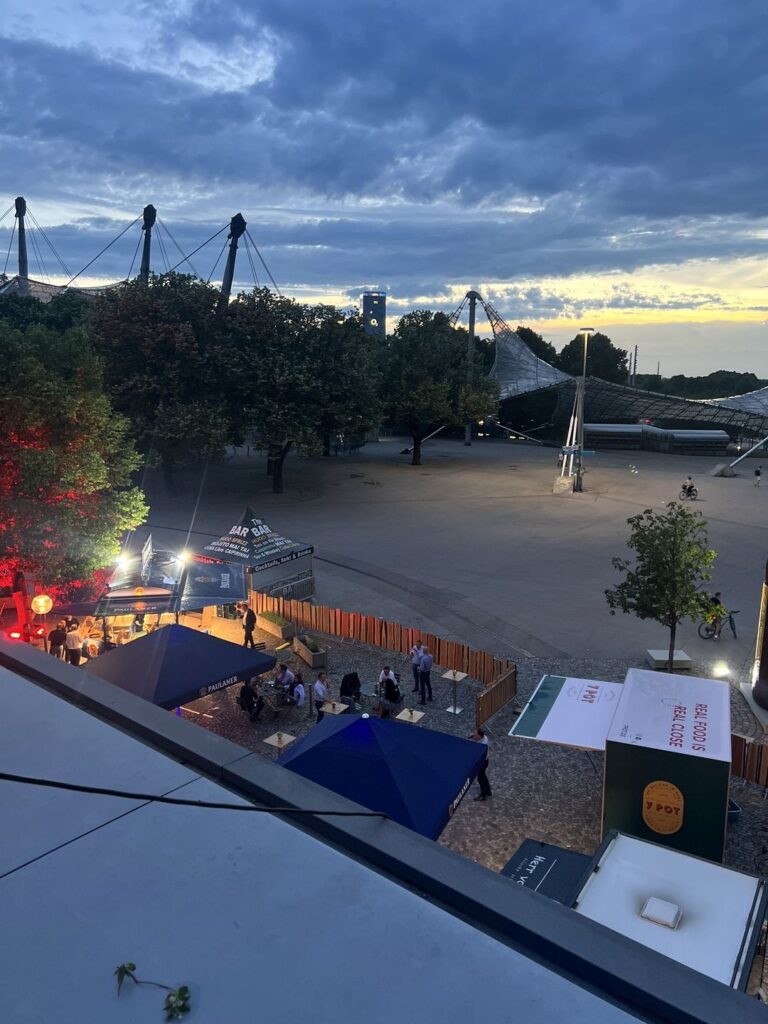 Afterwork Event Catering mit 7 POT Foodtruck im Olympiapark in München
